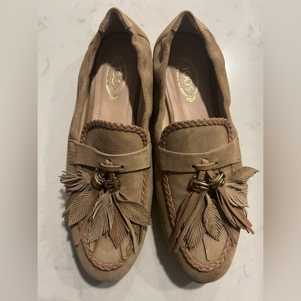 TOD'S Beige Suede Leaf Tassel Loafers 37